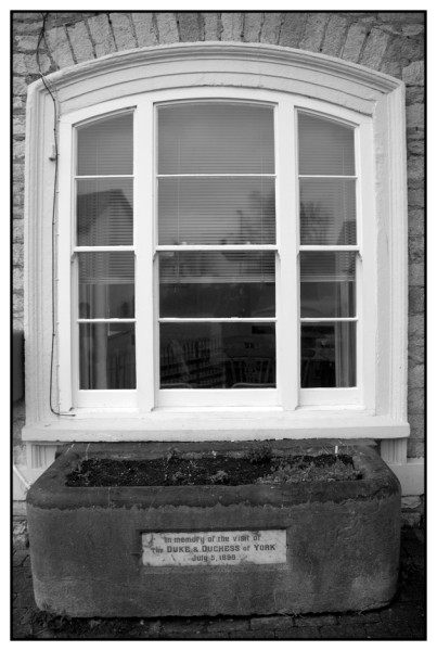 Town_Hall_front_detail_002.jpg